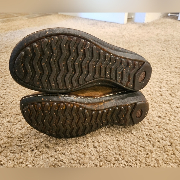 UGG Caspia Tan Leather Shearling-Lined Lace-Up Boots, Size 5 - Picture 8 of 9